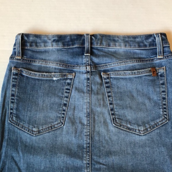 JOE’S JEANS, MELISSA BUTTON FLY DISTRESSED DENIM MINI SKIRT/PREOWNED - Picture 12 of 14